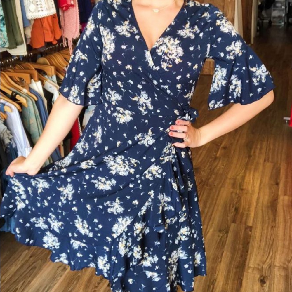 Glam Shelly Dress size M